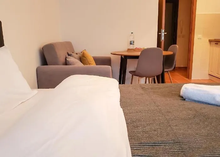 In Semiramida Gardens - 8,10,28 * Borowec