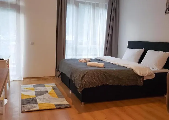 In Semiramida Gardens - 8,10,28 *